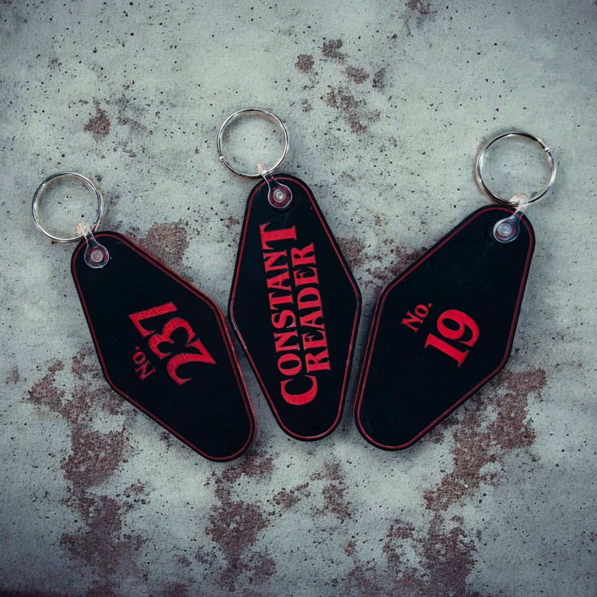 Constant Reader - Stephen King | Retro Motel Keychain